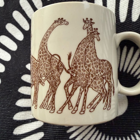 1979 Taylor & Ng Naughty Giraffe Mug - Picture 5 of 13
